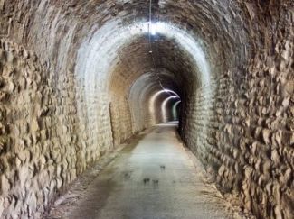 Túnel en la vía verde de los Ojos Negros