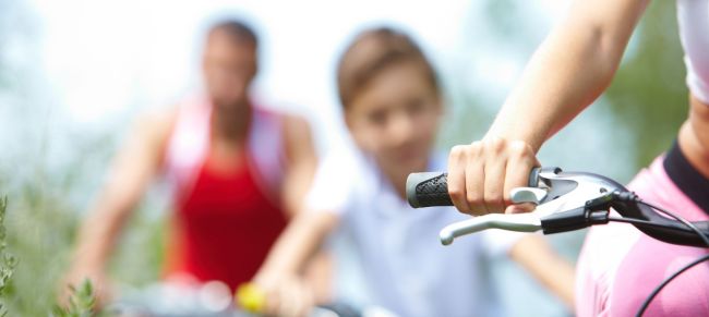 Familia en bici por Ijsselmeer