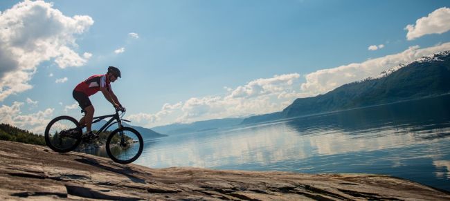 En bici por el fiordo de Hardanger